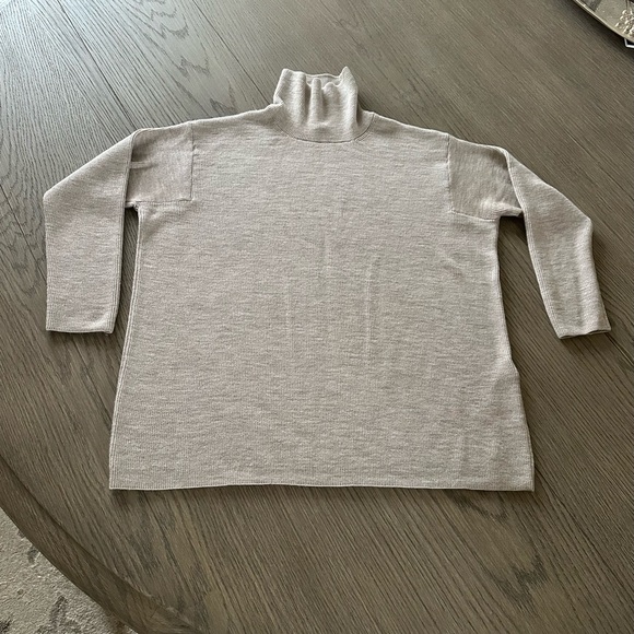 Eileen Fisher Light Tan Very Soft Merino Wool Sweater - Picture 3 of 9